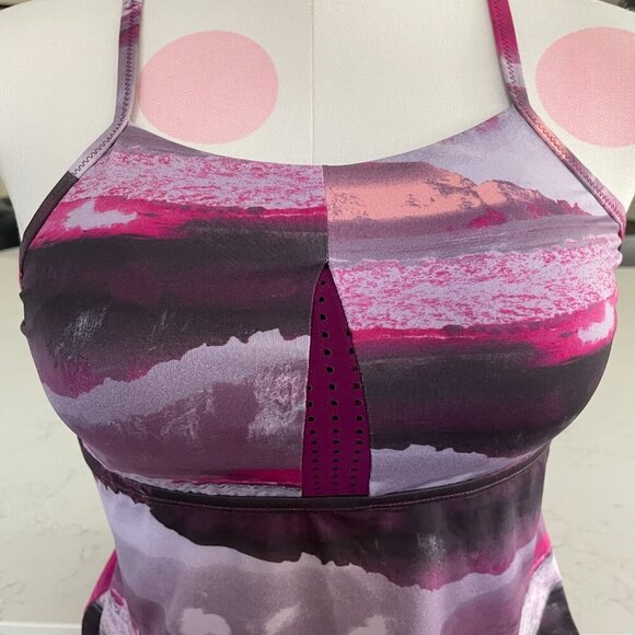 Nike Athletic Landscape Print Poly Blend Racer Back Tank Top Shelf Bra Purple S - Picture 9 of 13